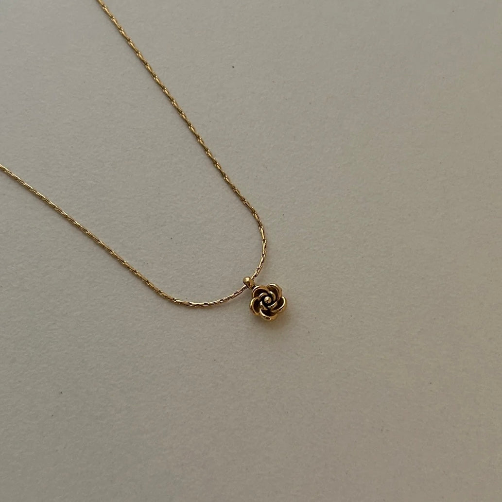 Rose necklace