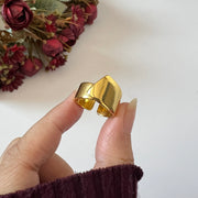 Hecate ring
