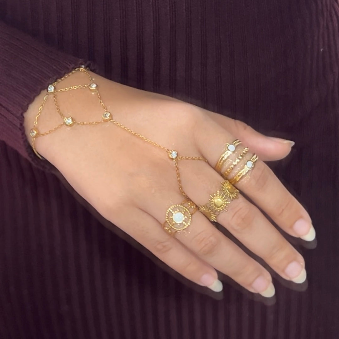 Selene handchain