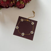 Daisy bracelet