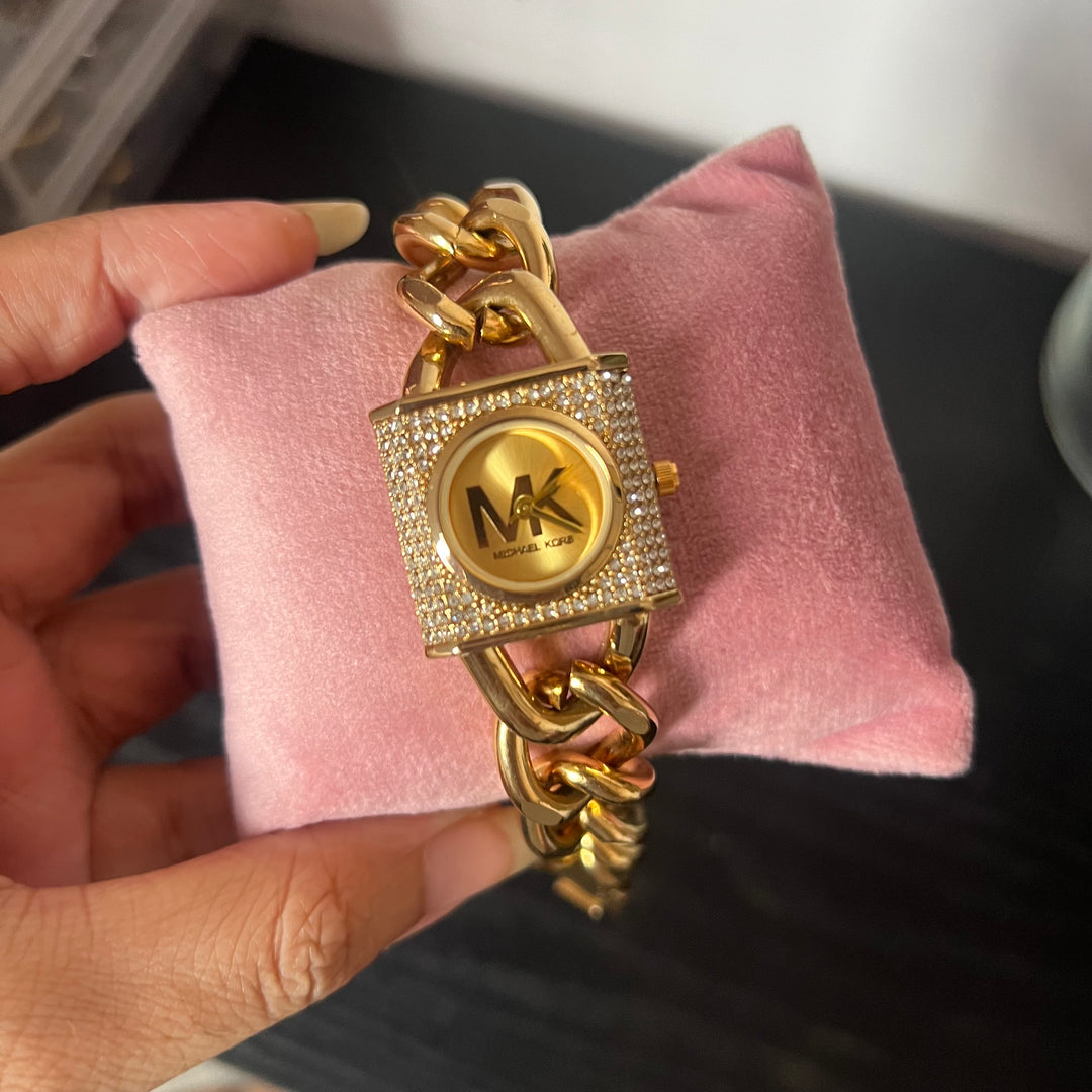 Thais watch