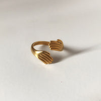 Hug ring