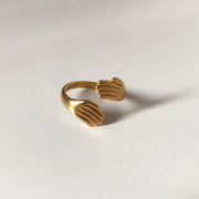 Hug ring